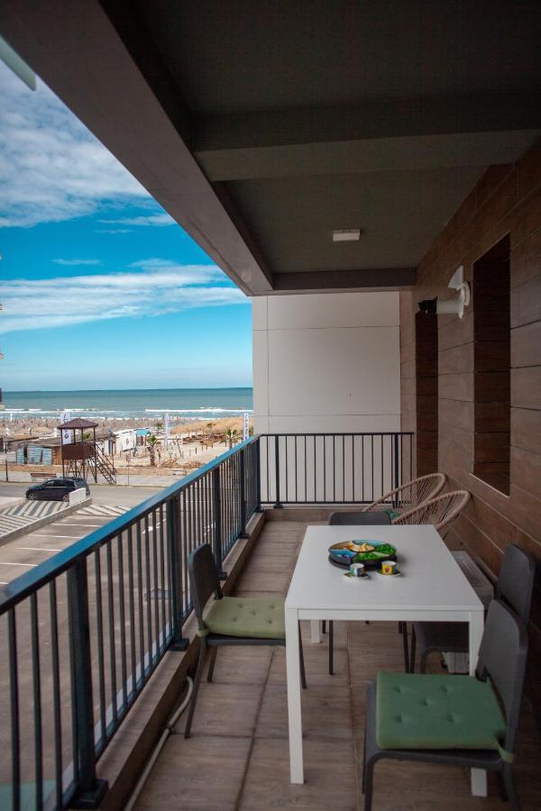 Green Apartament Near The Beach Navodari Exterior photo