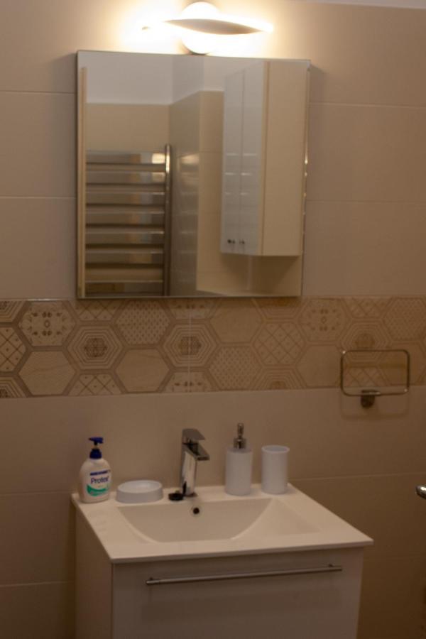 Green Apartament Near The Beach Navodari Exterior photo